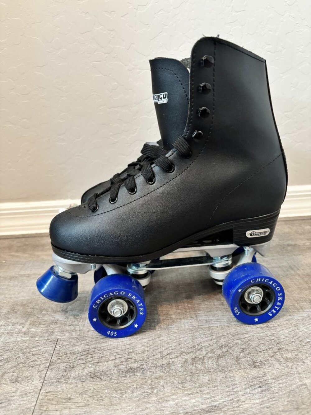 Chicago Skates - Picture 2 of 2